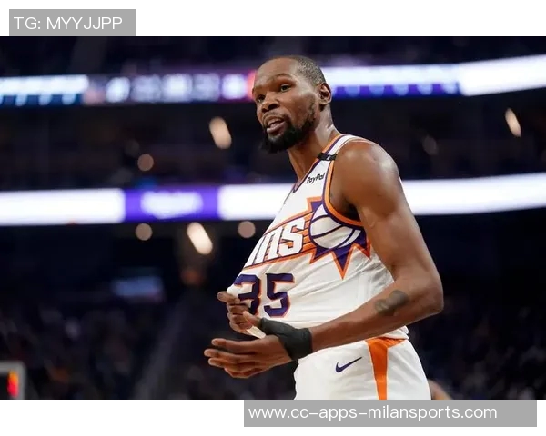 杜兰特称赞小贾巴里每次盖帽都是球队的关键时刻展现出色防守能力 杜兰特称赞小贾巴里每次盖帽都是球队的关键时刻展现出色防守能力