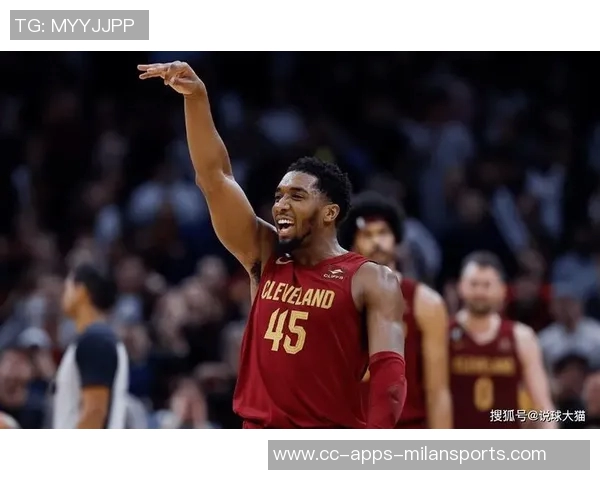 骑士球员创下NBA历史新纪录每场至少命中10记三分球的壮举