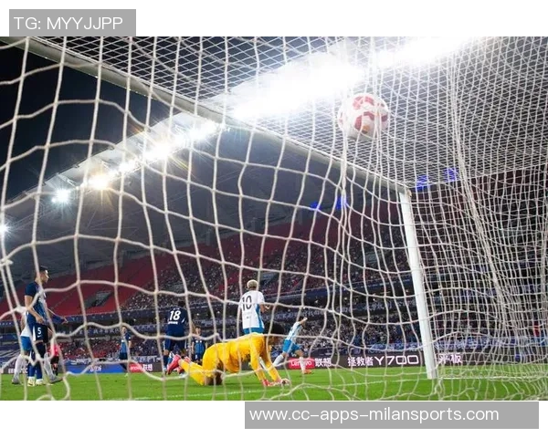 三镇门将郭嘉宇专注防守表现强调团队胜利的重要性 三镇门将郭嘉宇专注防守表现强调团队胜利的重要性