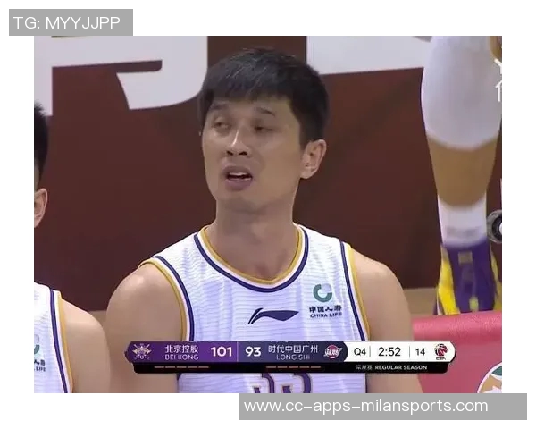 德里克奎因表现抢眼13号秀高效砍下15分6板2帽并导致文班六犯