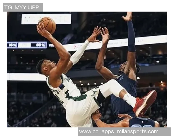 字母哥荣膺周最佳赛季前三战场均36分16板7助投篮命中率高达683