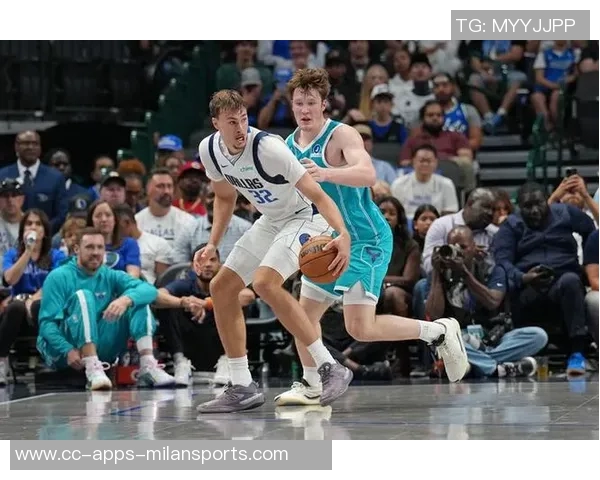 雷诺全能表现助力球队克尼佩尔三分如雨弗拉格哈珀共同发力争胜