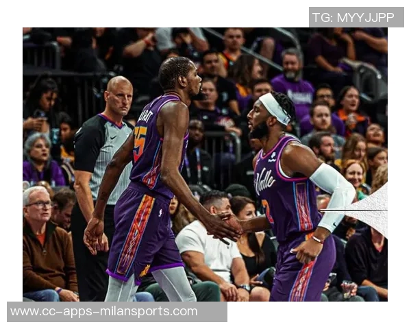 芬奇盛赞海兰德实力出众传球与得分兼备的聪明球员